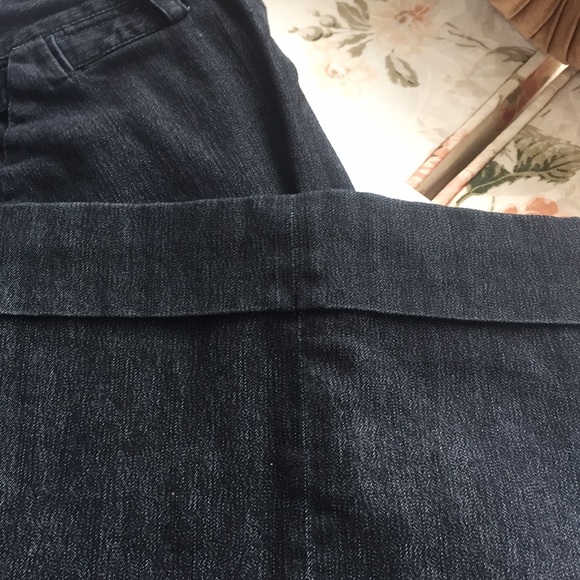 Larry Levine Stretch Black Capri Jeans - Picture 3 of 5